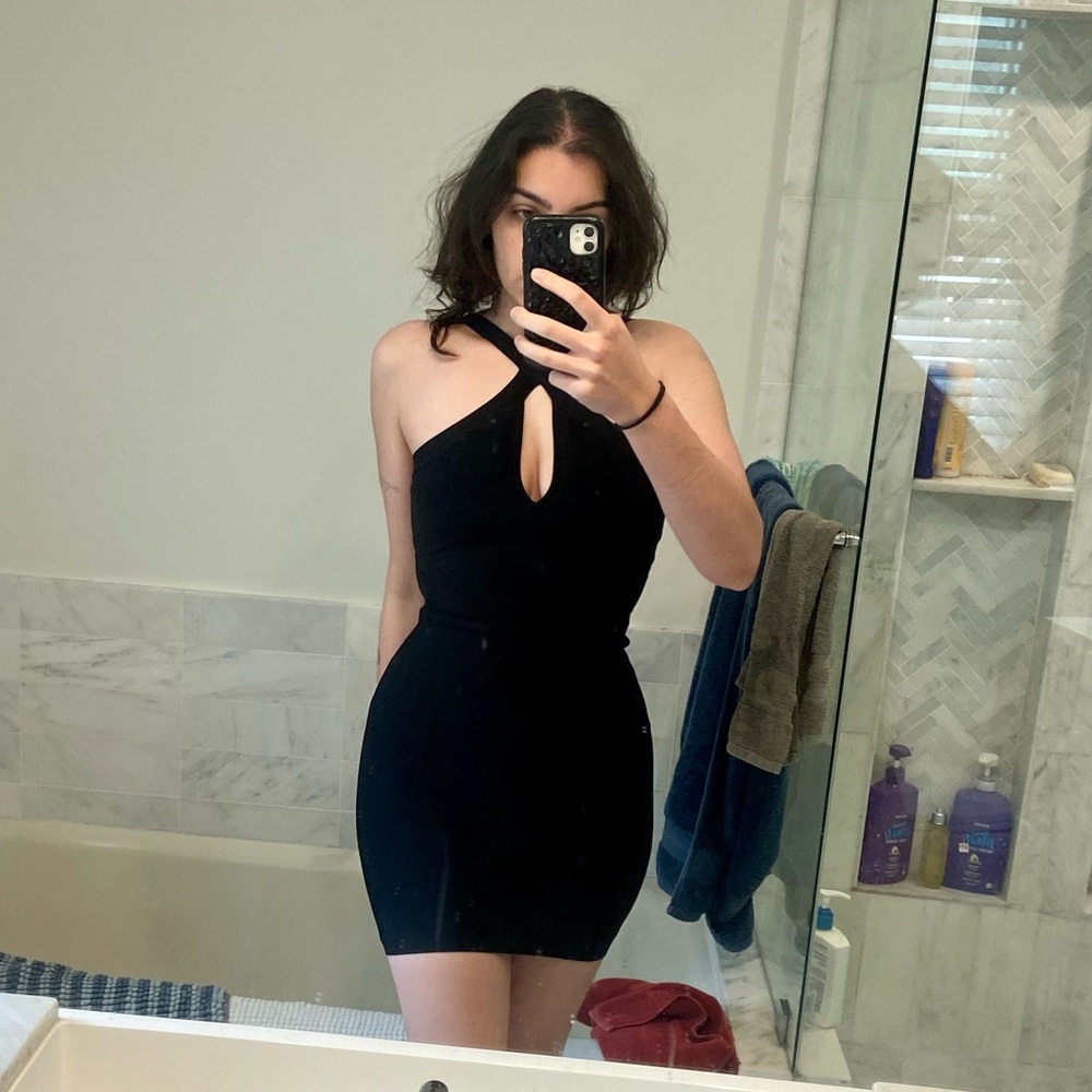 black bcbg bandage bodycon dress